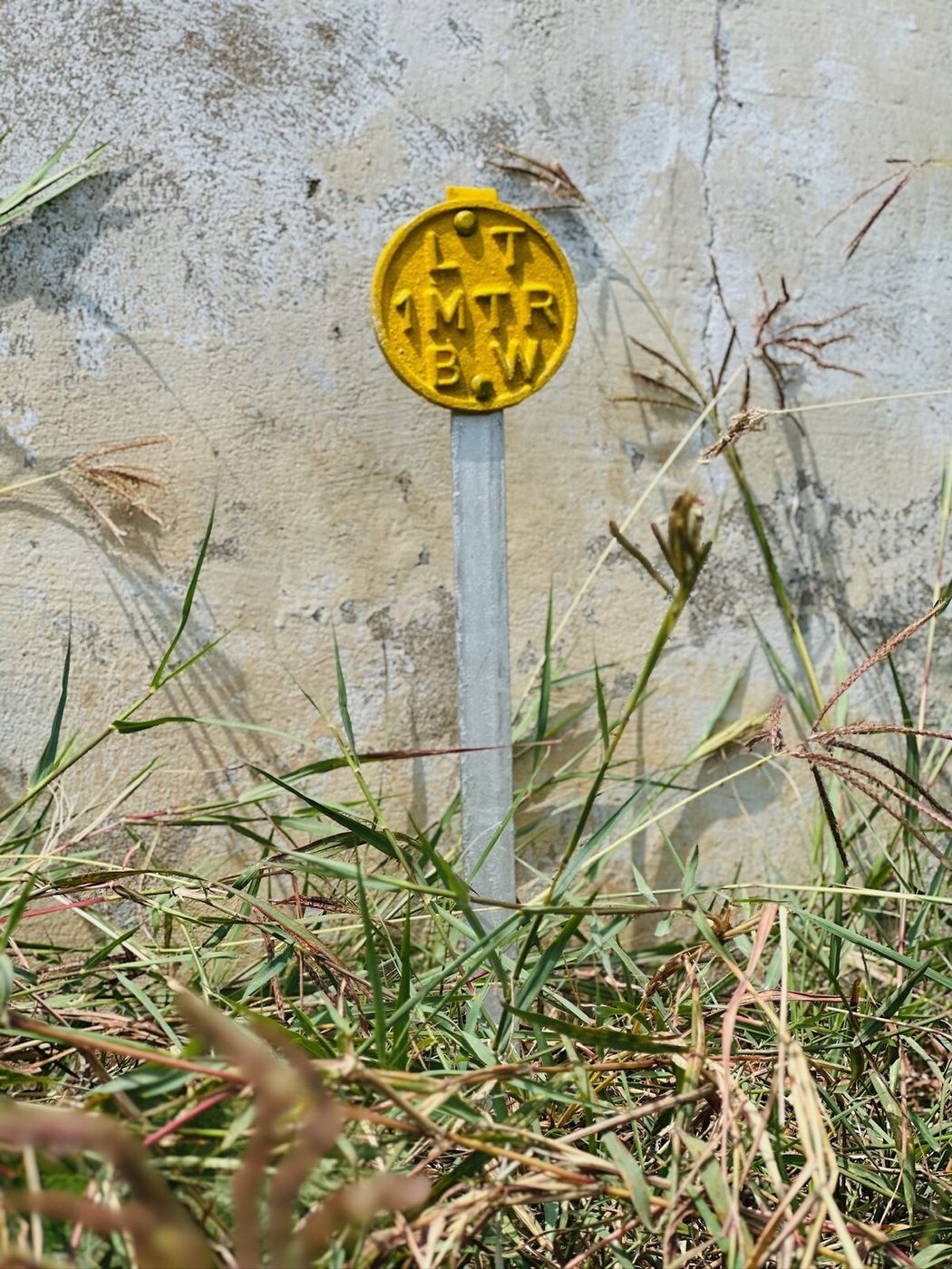 Water and sewage pipeline markers