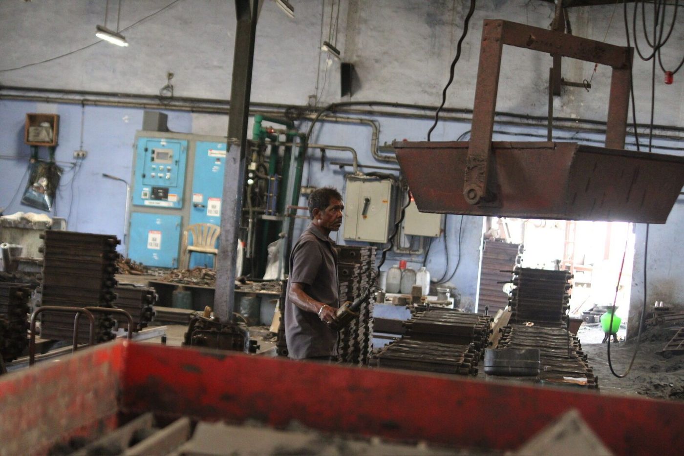 Melt-control panels in the foundry